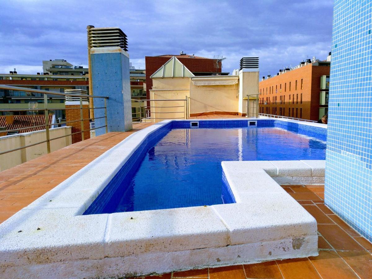 Piscina En Centro De Terrassa Daire Dış mekan fotoğraf